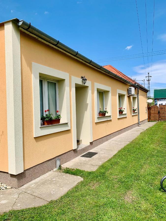 Matrai Vadaszhaz Matraterenye Exterior photo
